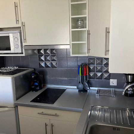 Tres Bel Appartement Entierement Renove 艾姆布里亚布拉瓦 外观 照片