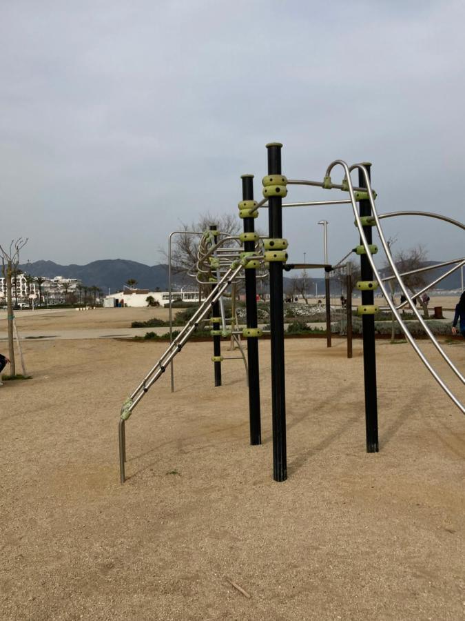Tres Bel Appartement Entierement Renove 艾姆布里亚布拉瓦 外观 照片